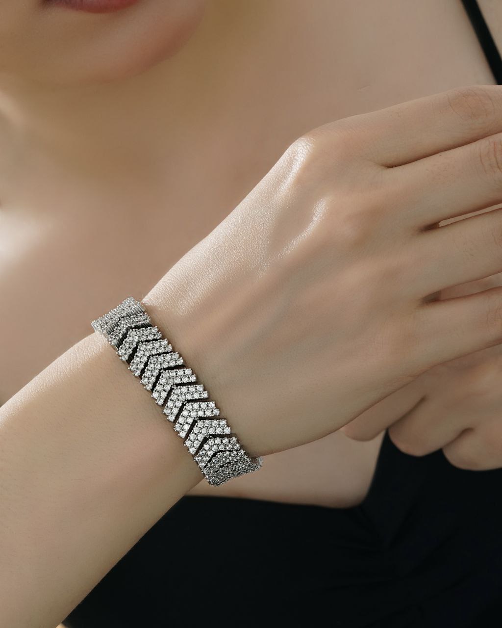 دستبند جواهری کارتیر